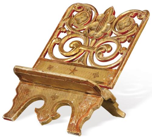 Atril de madera tallada y dorada, S. XVIII.