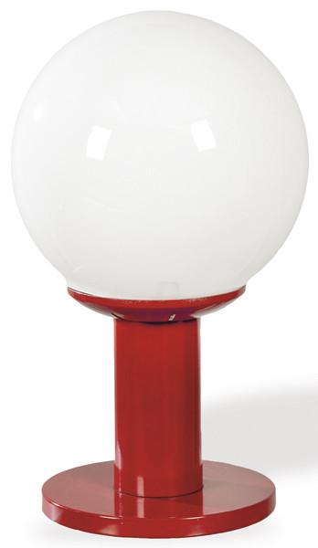 Lámpara de mesa con tulipa esférica de cristal opalino, sobre estructura cilíndrica en metal pintado en rojo.