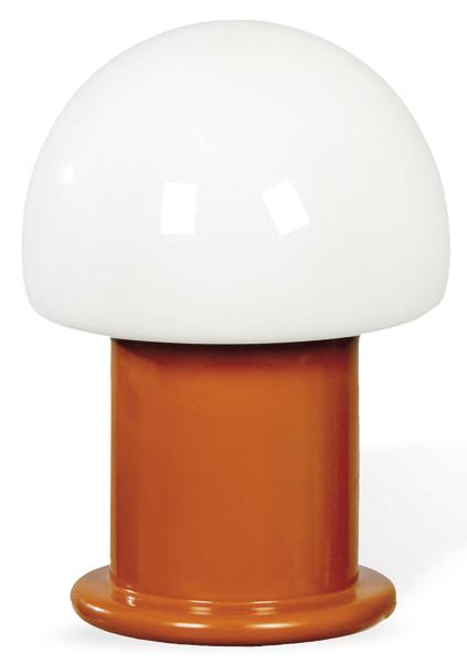 Lámpara de mesa siguiendo modelos holandeses, de cuerpo cilíndrico en metal lacado en teja y difusor de luz estilo hongo. Años 70