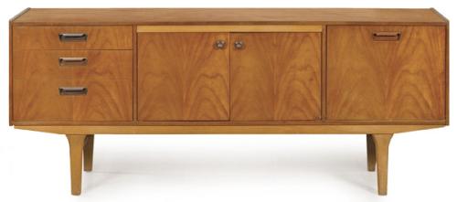 Aparador en madera de teca de Jentique Furniture,