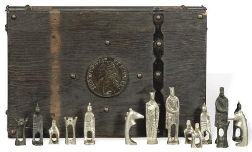 Ajedrez de bronce dorado y patinado firmado "JLF"