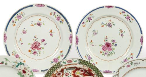 Pareja de platos de porcelana de Compañía de Indias, con esmaltes de la Familia Rosa, Dinastía Qing, época de Qianlong (1736-95)