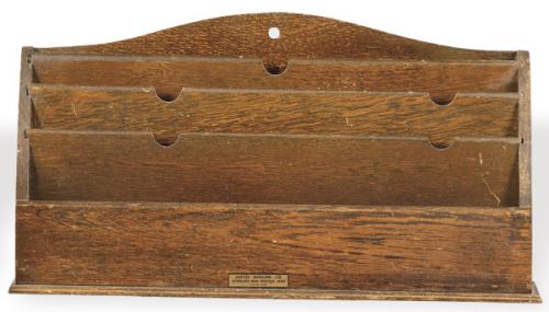 Portacartas de roble de Hartley Marsland Ltd, Sheffield primer tercio S. XX.