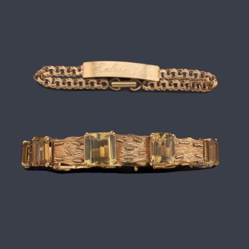Pulsera con nueve cuarzos citrinos en diferentes tamaños, en montura de oro amarillo de 18K. Años '70.