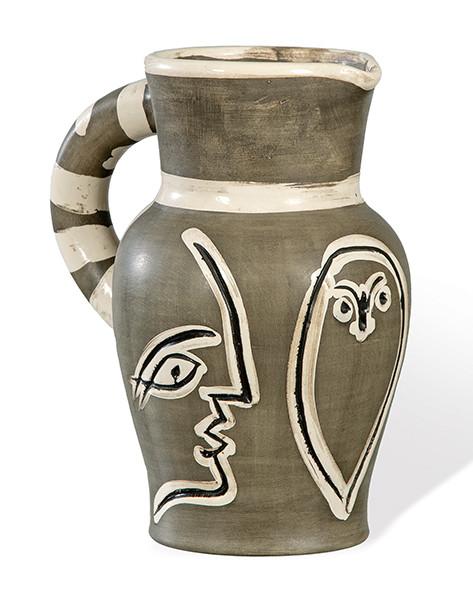 PABLO PICASSO - Jarra con grabado gris