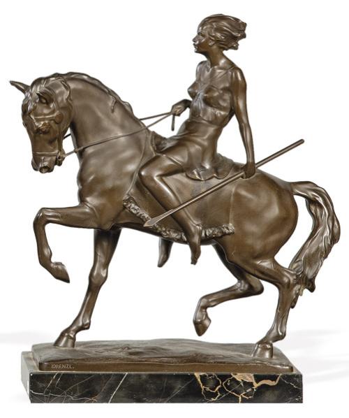 "Mujer con Lanza a Caballo"  en bronce patinado firmada Lorenzl  Austirah. 1950.