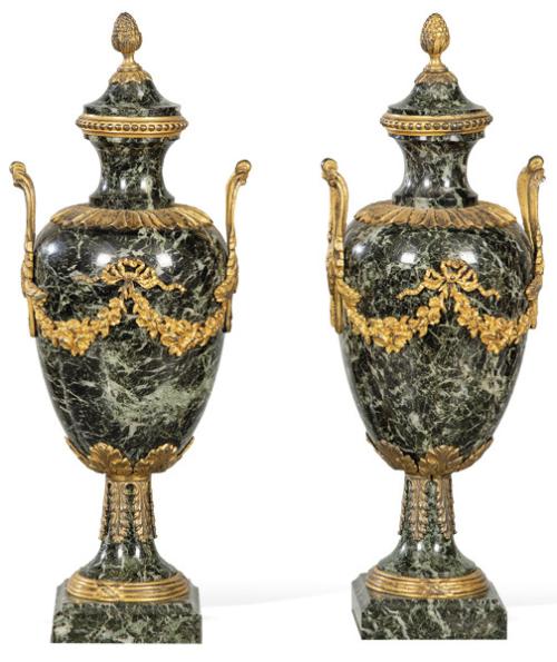 Pareja de copas estilo Luís XVI de mármol serpentín y bronce dorado S. XX