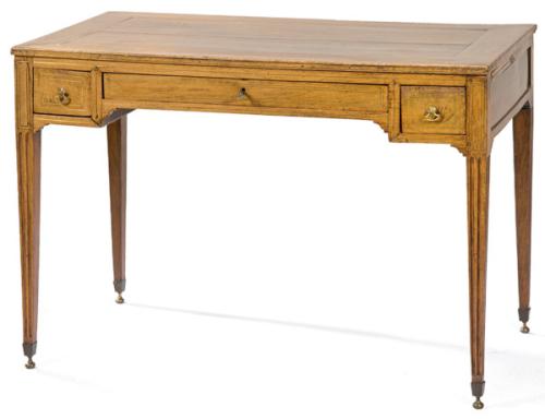 Mesa de escritorio Luis XVI en madera de caoba y fileteado de latón. 