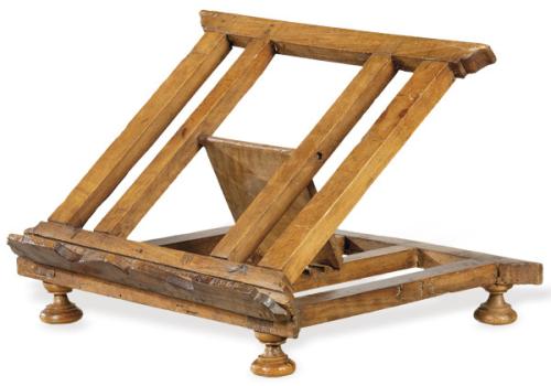 Atril castellano de nogal S. XVII