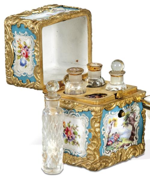 Caja perfumador de porcelana y bronce, Francia S. XIX