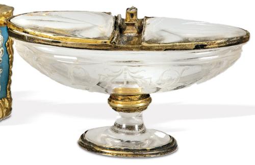 Naveta de cristal de roca tallado y plata sobredorada S. XIX