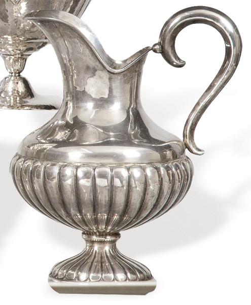 Jarra de plata española punzonada 1ª Ley de Durán.