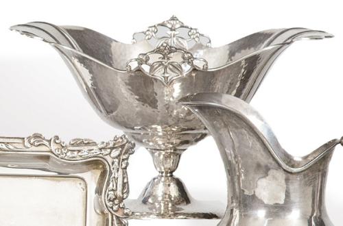 Pequeño centro de mesa de plata española punzonada 1ª Ley de Matilde Espuñes.