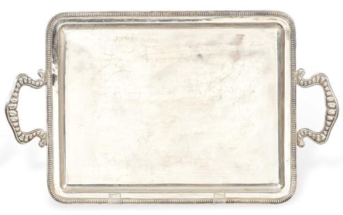 Bandeja rectangular de dos asas de plata española punzonada Ley 925