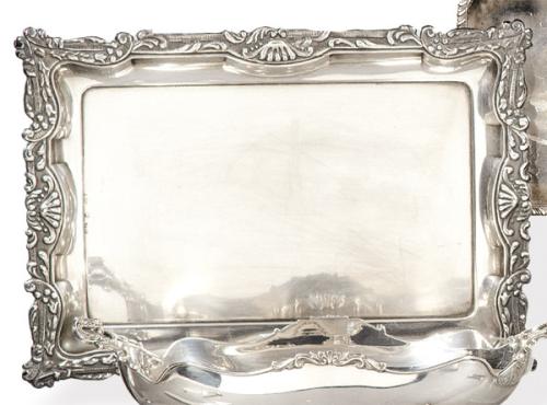 Bandeja rectangular de plata española punzonada 1ª Ley de Pasgorcy.