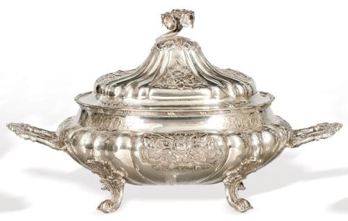 Sopera de plata española punzonada 1ª Ley.