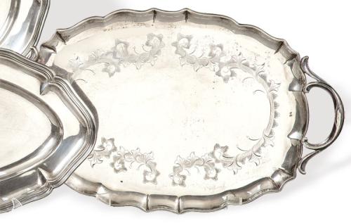 Bandeja oval de dos asas de plata española punzonada 1ª Ley de Pasgorcy.
