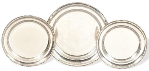 Juego de tres fuentes circulares de plata española punzonada Ley 925 de Montejo.