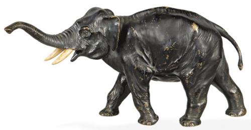 "Elefante" en bronce patinado, Austria h. 1900
