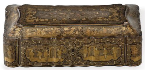 Caja de juego china en laca negra con decoración policromada y dorada, ff. S. XIX.