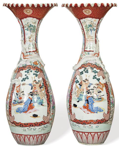 Pareja de jarrones japoneses de porcelana