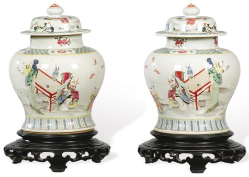 Pareja de tibores de porcelana china con esmaltes polícromos Dinastía Qing, S. XIX.