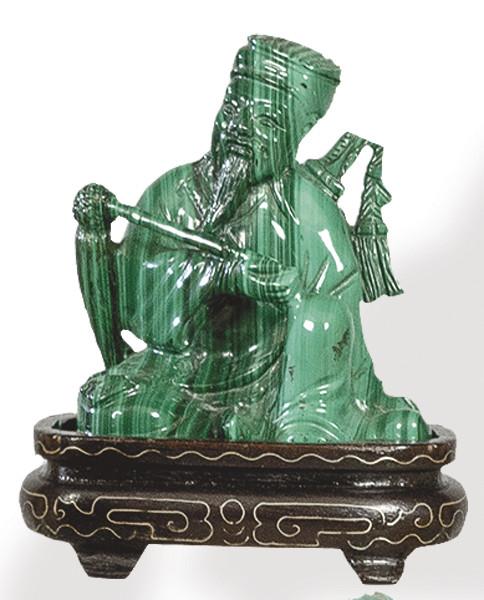 "Sabio Mandarín con Mata Moscas" tallado en malaquita, China.