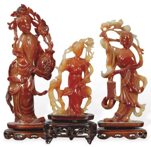 Tres figuras de chinas en piedras duras