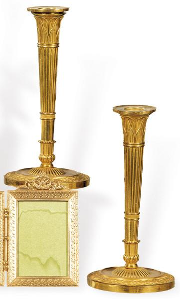 Pareja de candeleros Imperio en bronce dorado, Francia 1804-1814