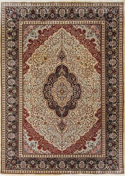 Alfombra persa en lana estilo Tabriz.