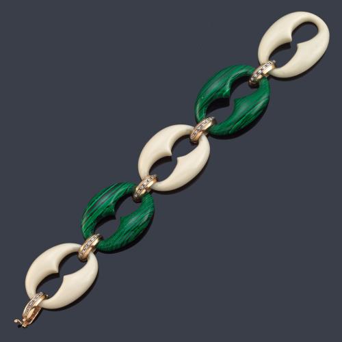 Pulsera con cinco eslabones de calabrote con malaquita y baquelita.