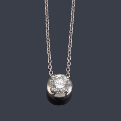 Colgante con brillante de aprox. 0,30 ct en montura y cadena de oro blanco de 19K.