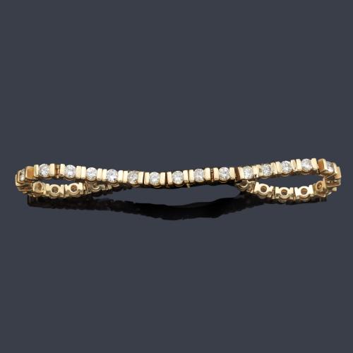 Pulsera rivière con brillantes de aprox. 4,16 ct en total.