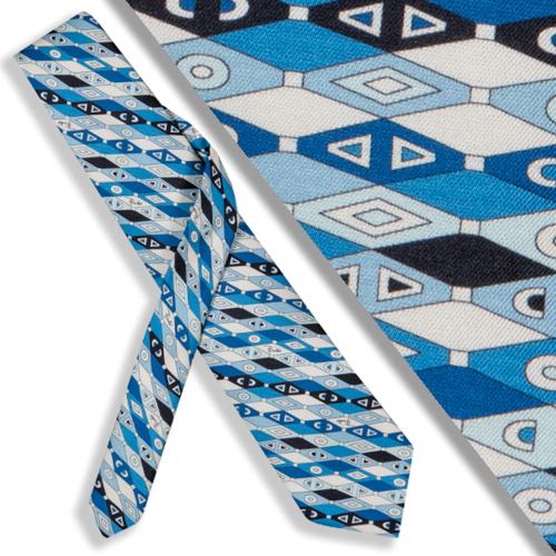 Corbata Emilio Pucci con diseño retro en tonos azules y blancos.