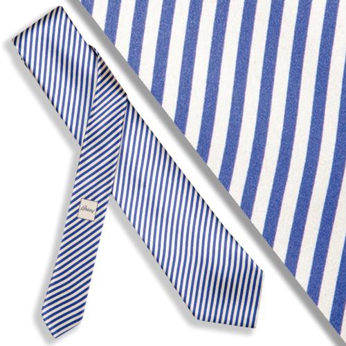 Corbata Brioni con diseño rayado en tonos azules y blancos