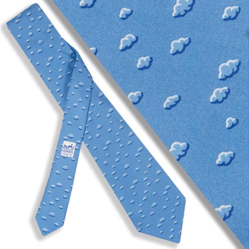 Corbata Hermés motivo de nubes.
