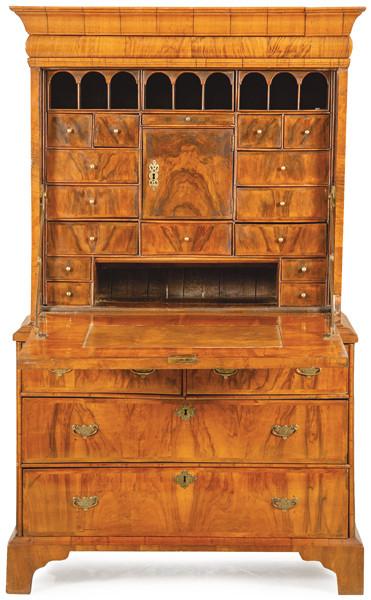 Secreter on Stand Jorge I en madera de nogal