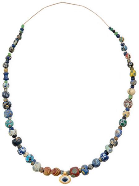 Collar fenicio con ojo mágico con cuentas de pasta de vidrio S. VI-III a.C
