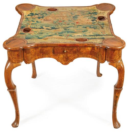 Mesa de juego del norte de Italia/sur de Alemania del primer cuarto del siglo XVIII.