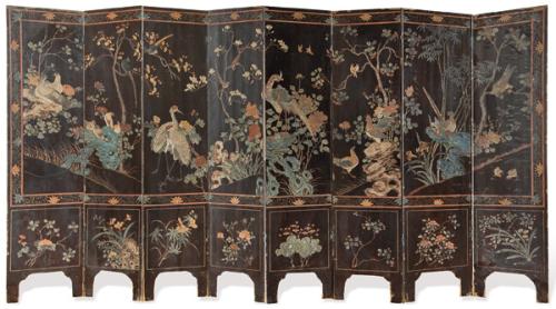 Biombo chino de 8 hojas, de laca policromada, tipo Coromandel, de estilo kangxi ff. S. XIX pp. S. XX