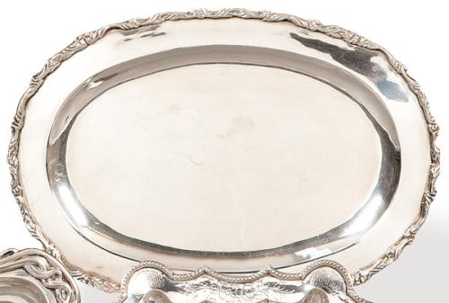 Pequeña bandeja oval de plata mejicana punzonada Ley 925 de Vigueras.