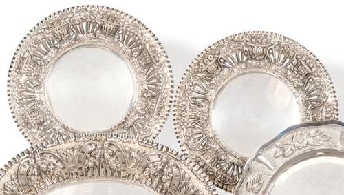 Pareja de centros de mesa de plata española punzonada Ley 916 de Matilde Espuñes con marca comercial de Joyería Reyes.