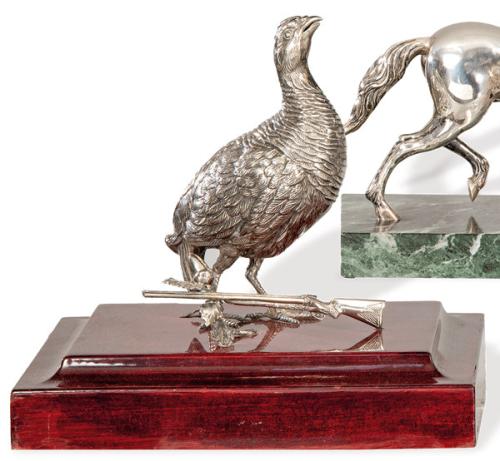 Perdiz y escopeta a modo de trofeo de plata española punzonada Ley 925 de Pasgorcy.