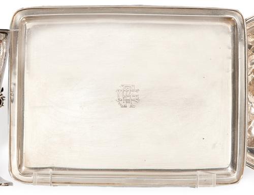 Pequeña bandeja rectangular de plata española punzonada Ley 916 de Durán primer tercio S. XX.