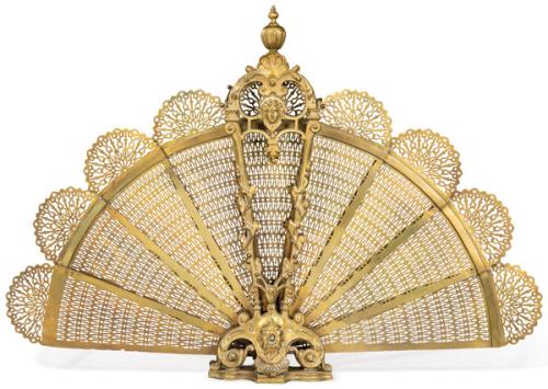 Pantalla de chimenea en forma de abanico plegable de latón y bronce h. 1900.