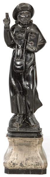 "Santiago Peregrino" en madera lacada simulando azabache y plata, Galicia S. XX.