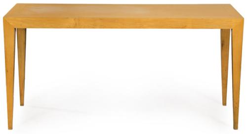 Andreu World, mesa con tapa rectangular y patas rectas.