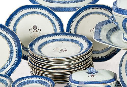 24 platos llanos  porcelana de Compañía de Indias azul y blanco Dinastía Qing, época de Qianlong (1736-95)