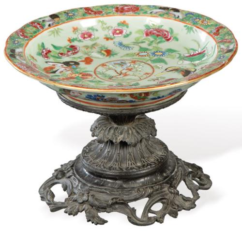  Plato cantonés montado sobre base de metal europea ambos del S. XIX