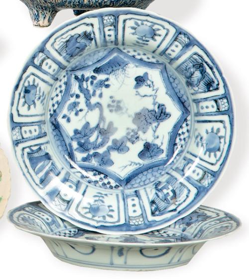 Pareja de platos de porcelana Kraak azul y blanco, Dinastía Ming, época de Wanli (1573-1620)